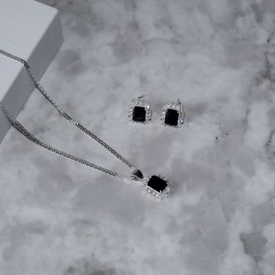 Juego cuadrado con zirconia Negra y micro zirconia en Plata Italiana 925