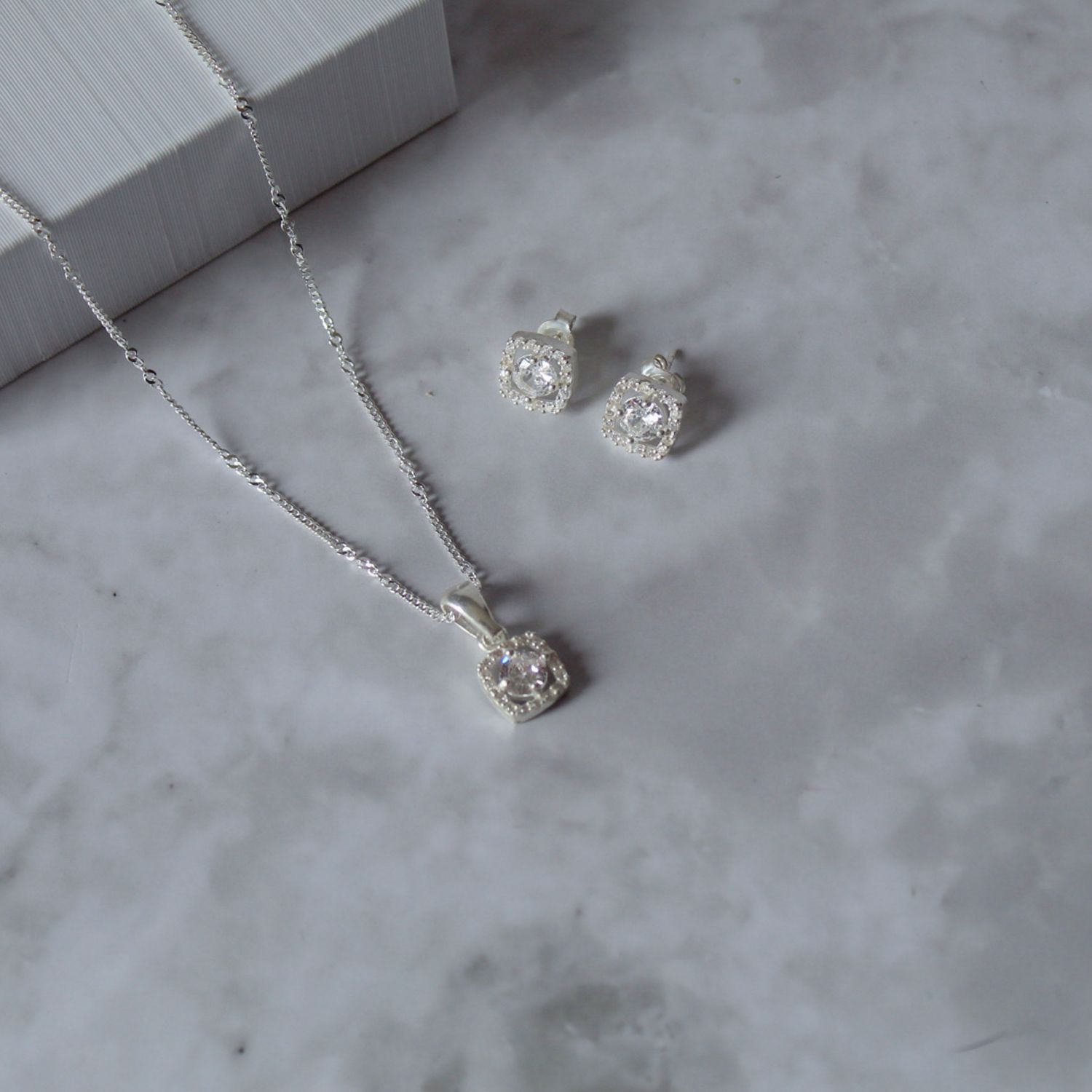 Juego zirconia redonda y marco cuadro en Plata italiana 925