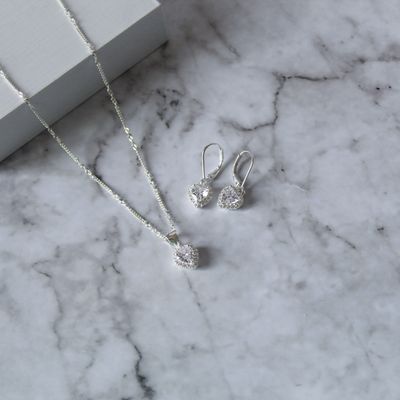 Juego de corazón con zirconia cristal y arete de broche antiguo