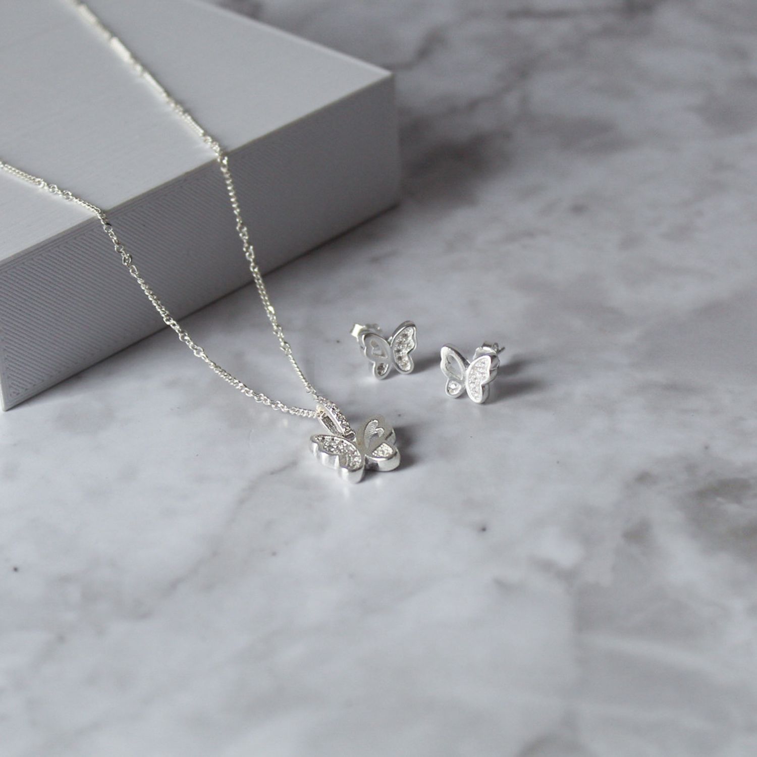 Juego de Mariposa con detalle de zirconias