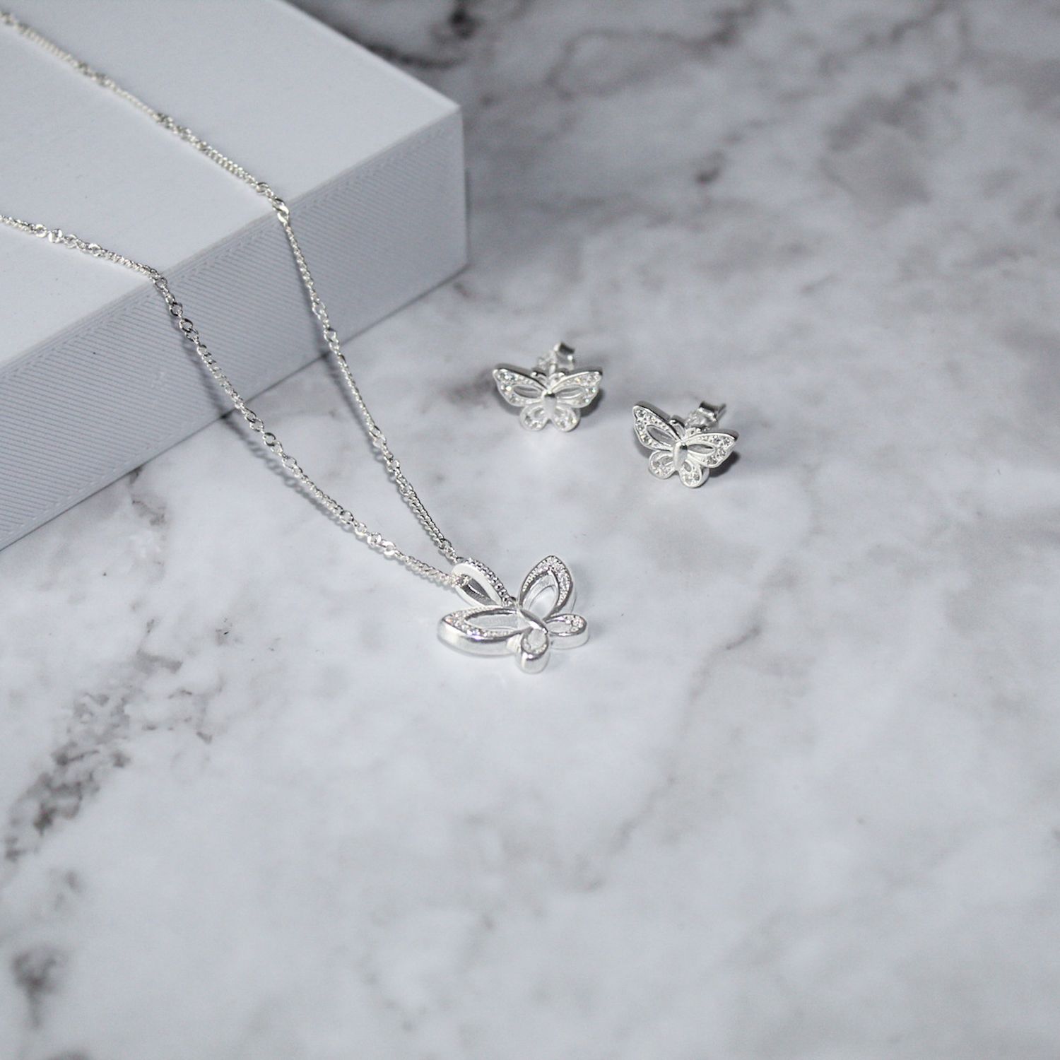 Juego de Mariposa Libertar con zirconias