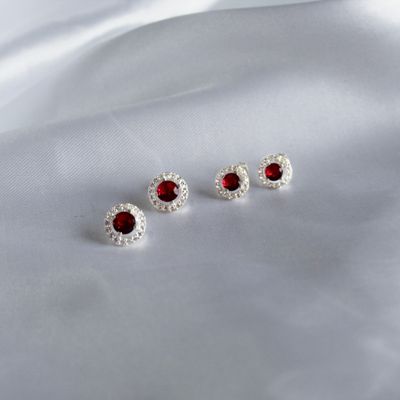​Aretes zirconia Rojo con detalle de circulo de micro zirconias