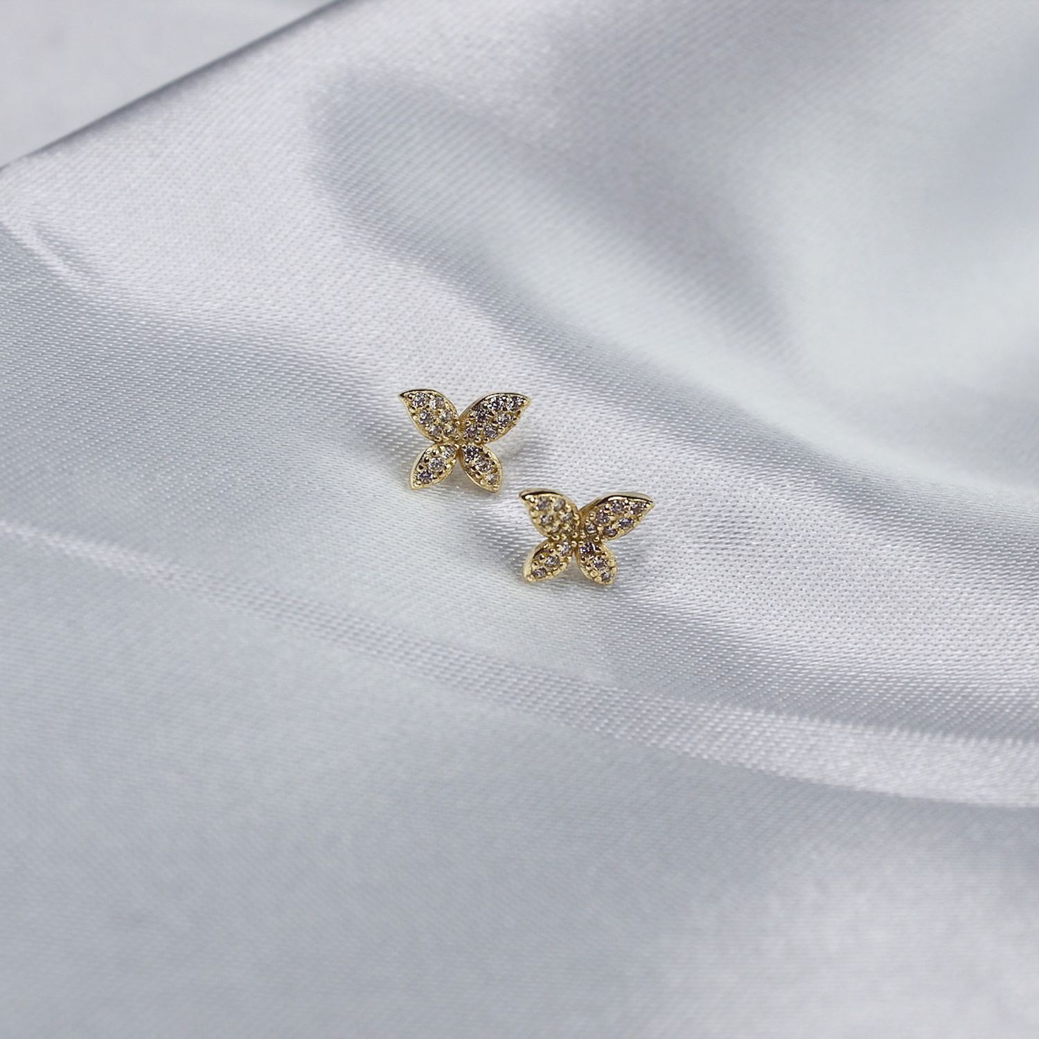 Aretes de Mariposa libertad Gold