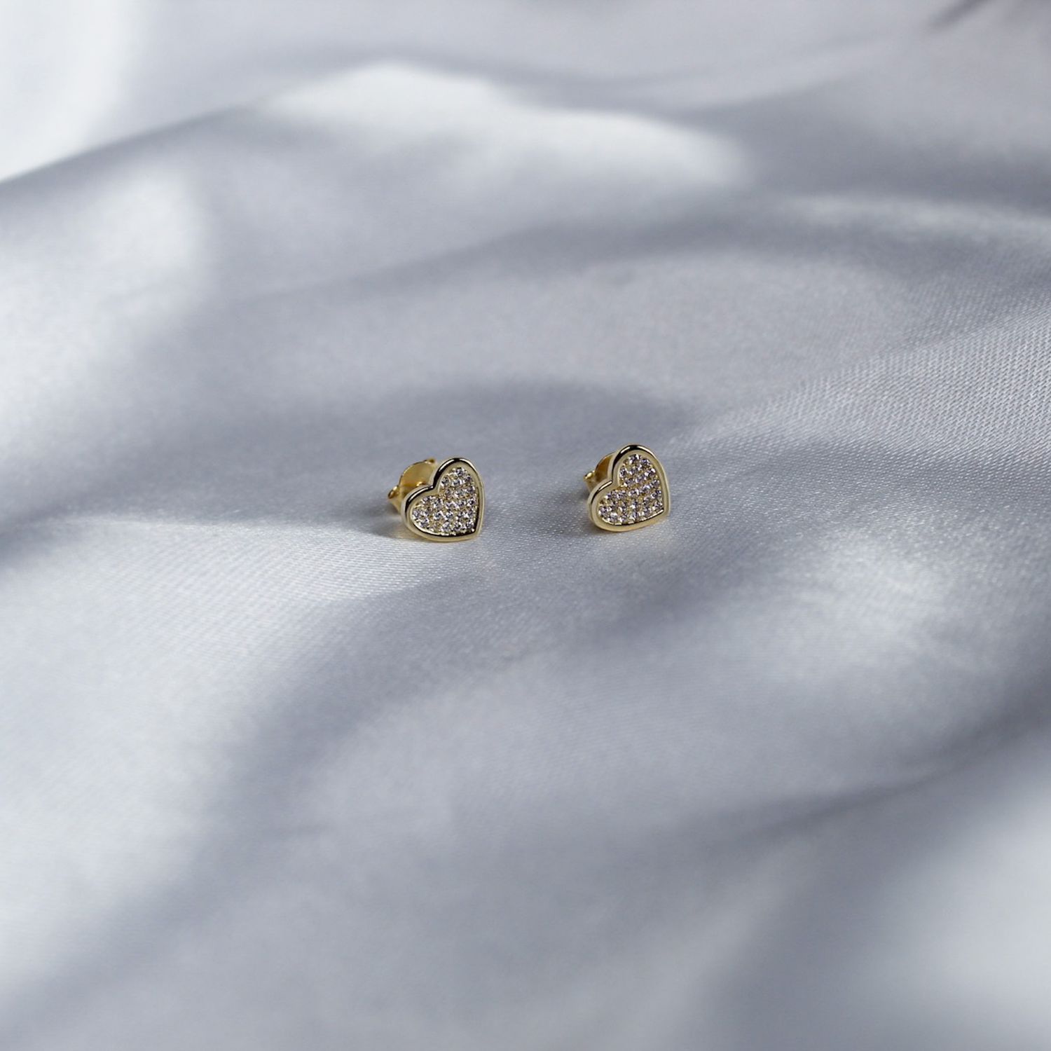 Aretes de corazón bisel palta gold
