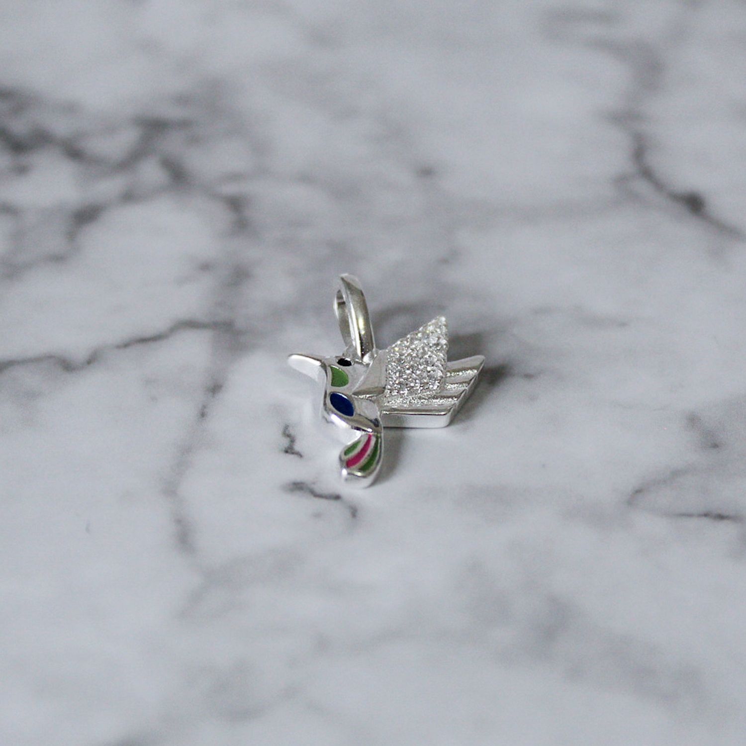 Dije colibrí colores en plata italiana 925