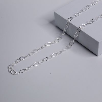 Cadena corbatera dama de círculos diamantados entrelazados