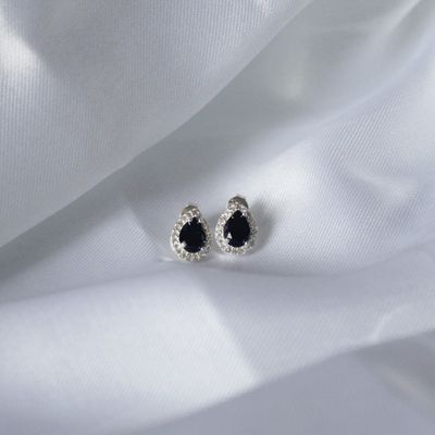Aretes de gota con zirconia negra y micro zirconia