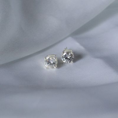 Zirconia redonda de cuatro puntos en Plata Italiana 925
