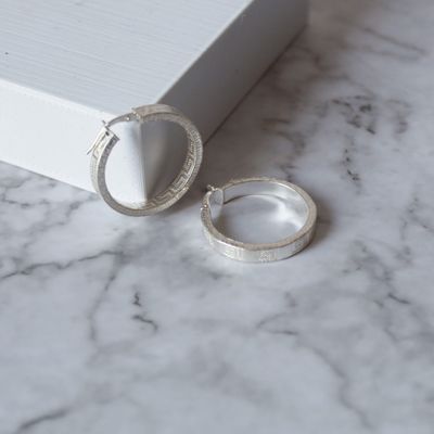 Argollas redondas con labrado especial
