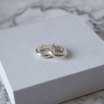 Argollas redondas infladas lisas