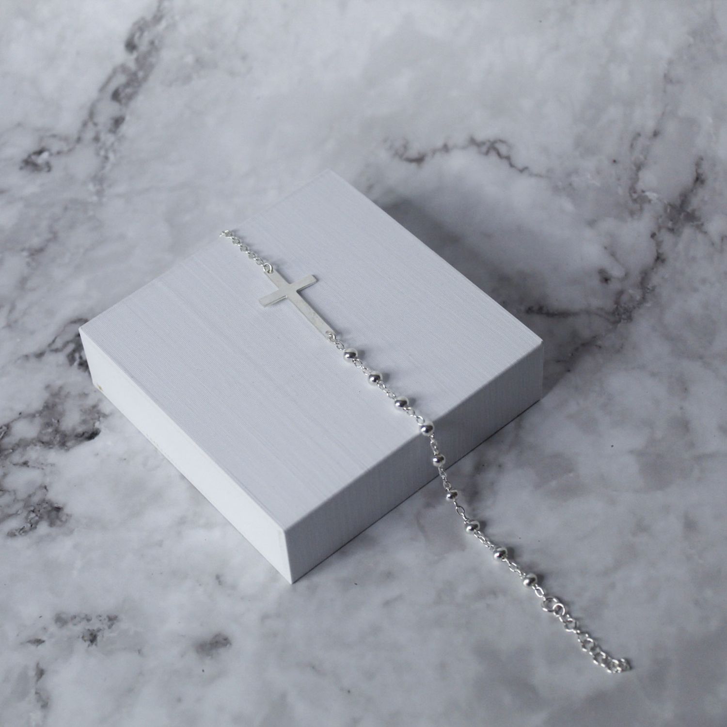 Pulsera de bolitas con cruz en plata italiana 925