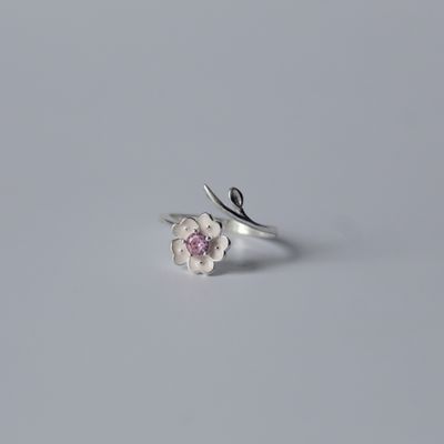 Anillo de flor rosada con zirconia rosada  ajustable