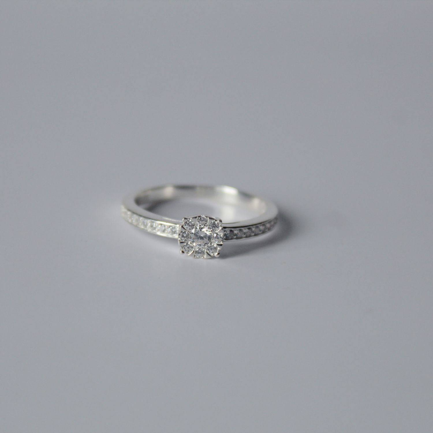 Anillo de compromiso ángel talla 6