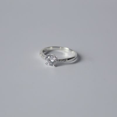 Anillo de compromiso amor en talla 8.5