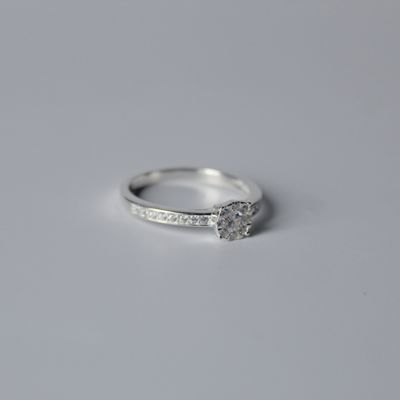 Anillo de compromiso ángel talla 6