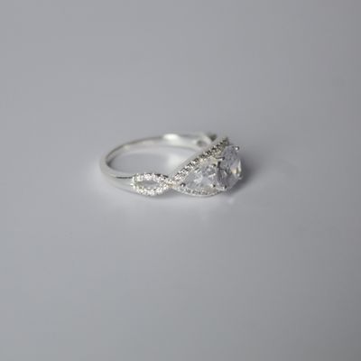Anillo de compromiso esperanza talla 8.5