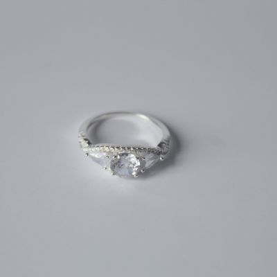 Anillo de compromiso esperanza talla 8.5