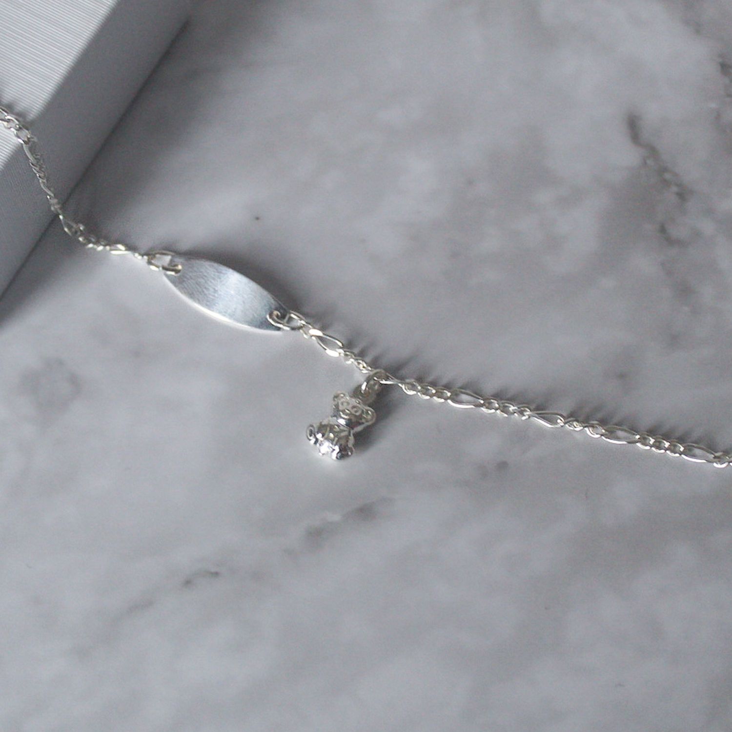 Pulsera con plancha de oso