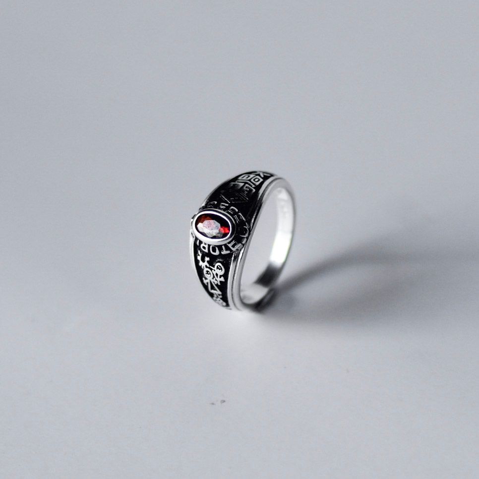 ​Anillo para graduación de Preparatoria piedra roja