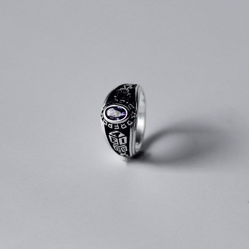 Anillo de graduación Preparatoria piedra lila