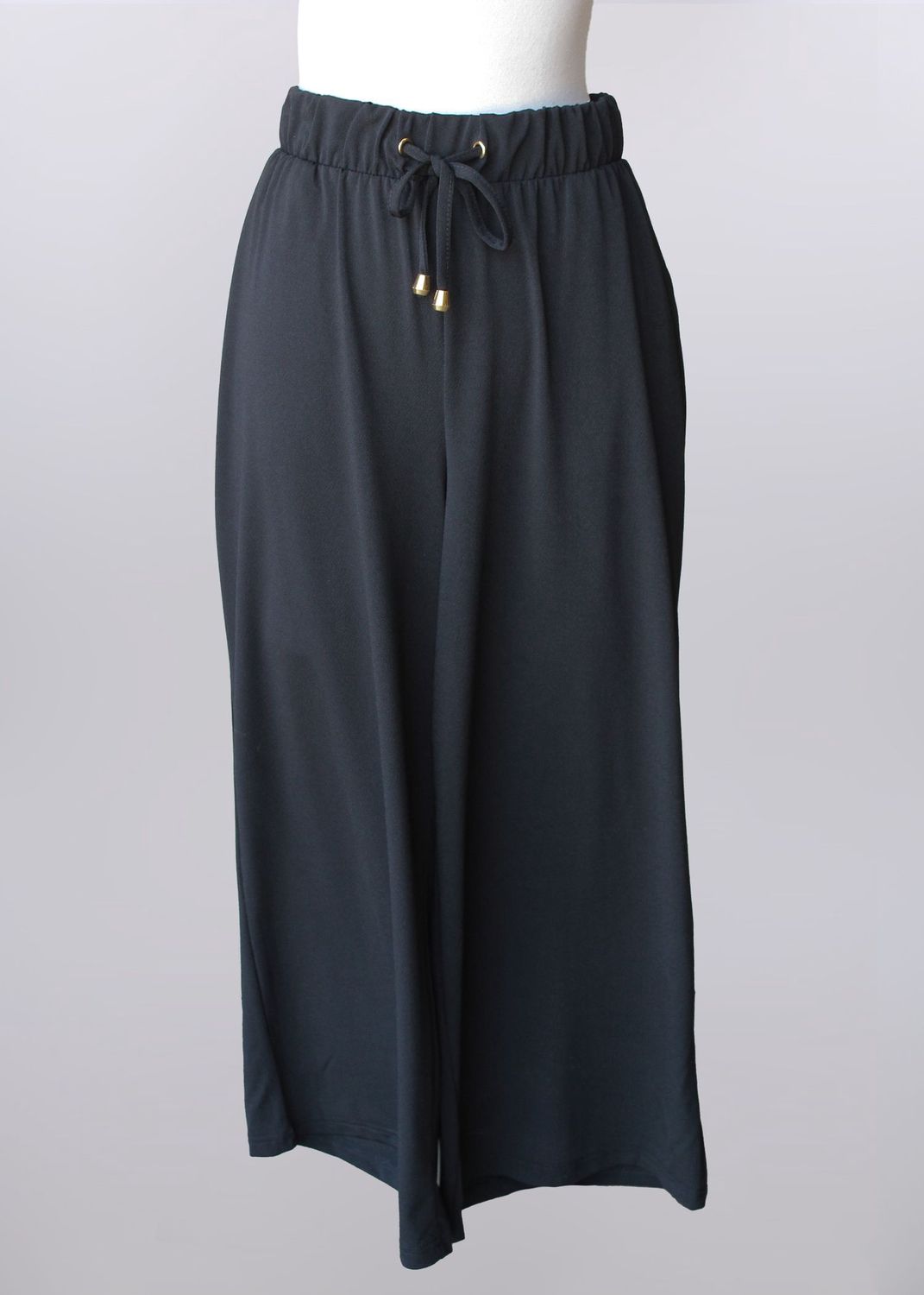 Blackie Capris