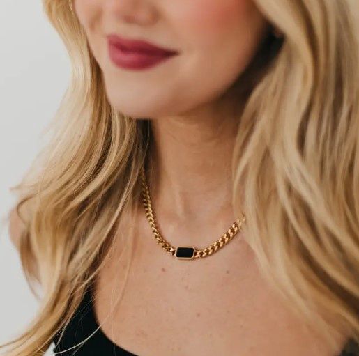 Black Stone Chain Necklace, Color: Gold and Black