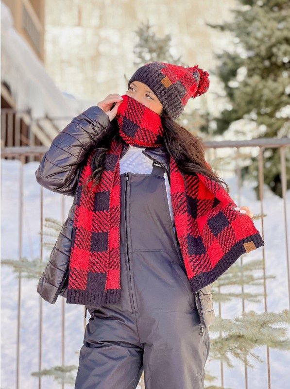 Buffalo Print Jacquard Knit Scarf, Type: Red/Black
