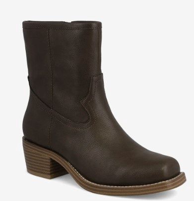 Dagny Boot, Color: Chocolate, Size: 6