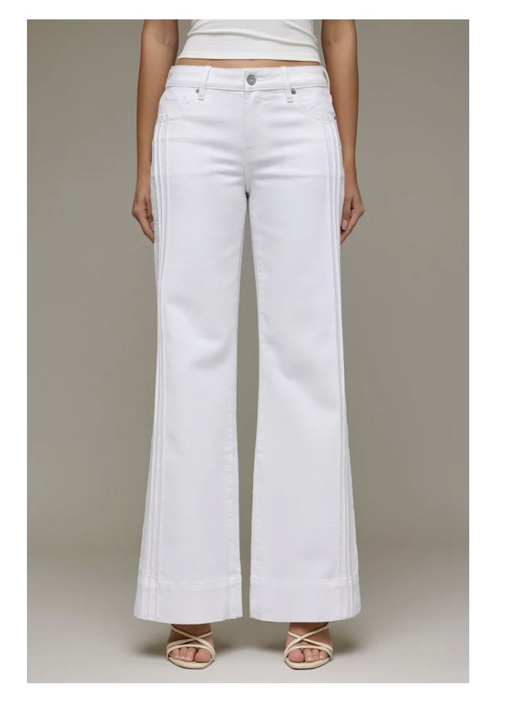 Happi | Mid Rise | Pintuck Comfort Flare, Color: White Denim, Size: 26
