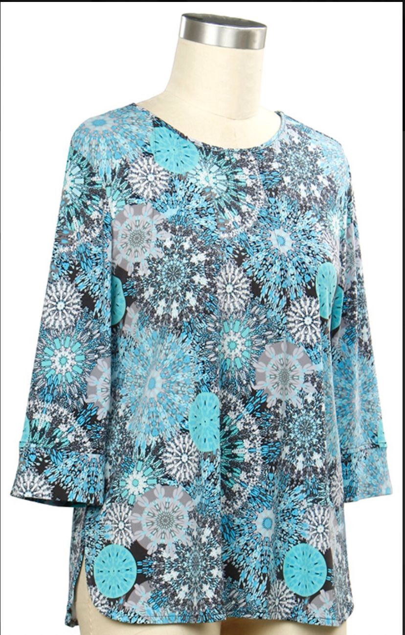 Act Natural 3/4 Sleeve Spiral Print Top