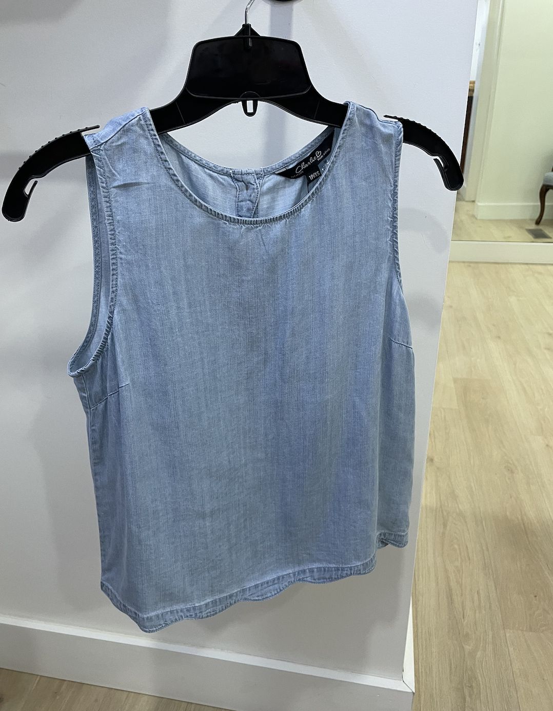 Scallop Hem Sleeveless Top with Black Decorative Buttons, Color: Light Blue, Size: Small