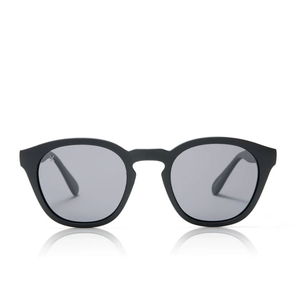 Larchmont, Color: Matte Black