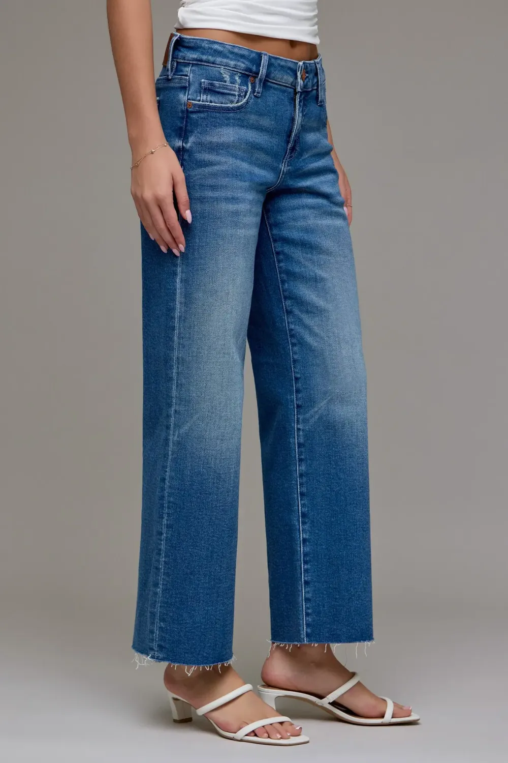 Ella | Cropped Low Rise Classic Straight | 27" Inseam