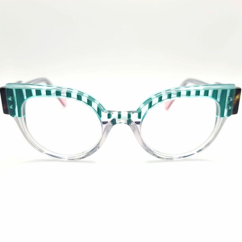 Anne & Valentin - VERY 20A04
46/21
145 Anne & Valentin - VERY 20A04
46/21
145