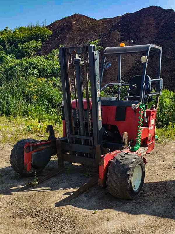 2006 Moffett Forklift