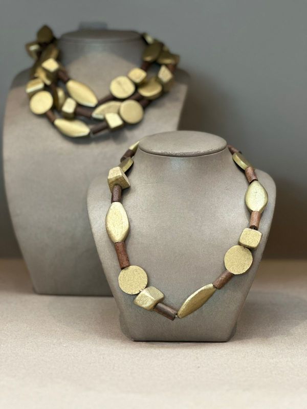 Necklace wood gold painted detail short