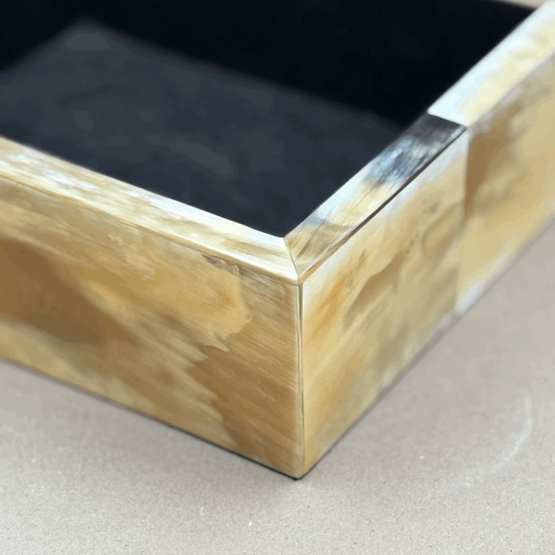 Box Cream with Velvet lining