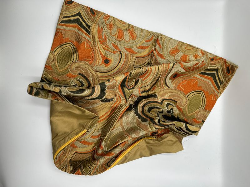 Cushion Silk - SLIGHT DAMAGE ON THE NATURAL COVER