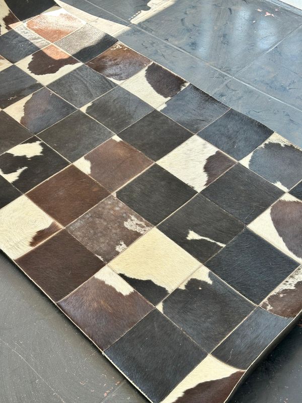 Floor Runner 1x2m Black &amp; White or Mixed.  Has slight damaged