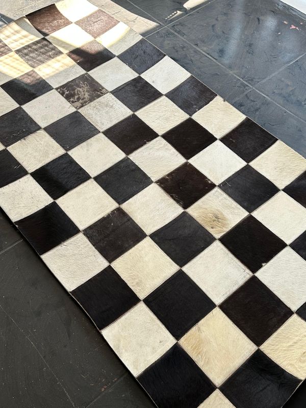 Floor Runner 1x2m Black &amp; White or Mixed.  Has slight damaged