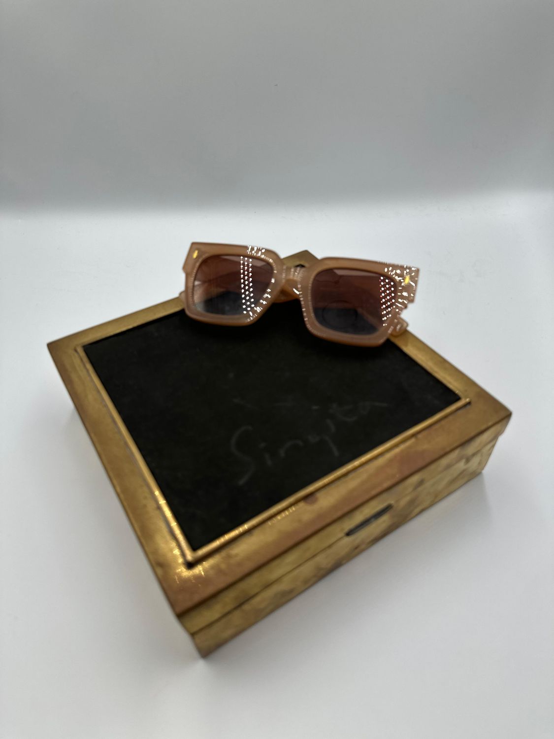 Box Square Leather topping BP