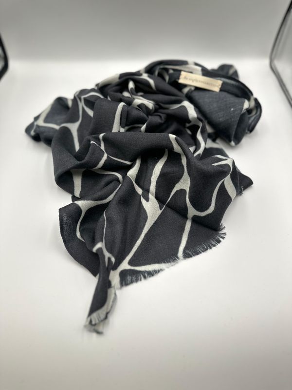 Pashmina Animal Print - COLOUR MAY RUN WHEN WASHED