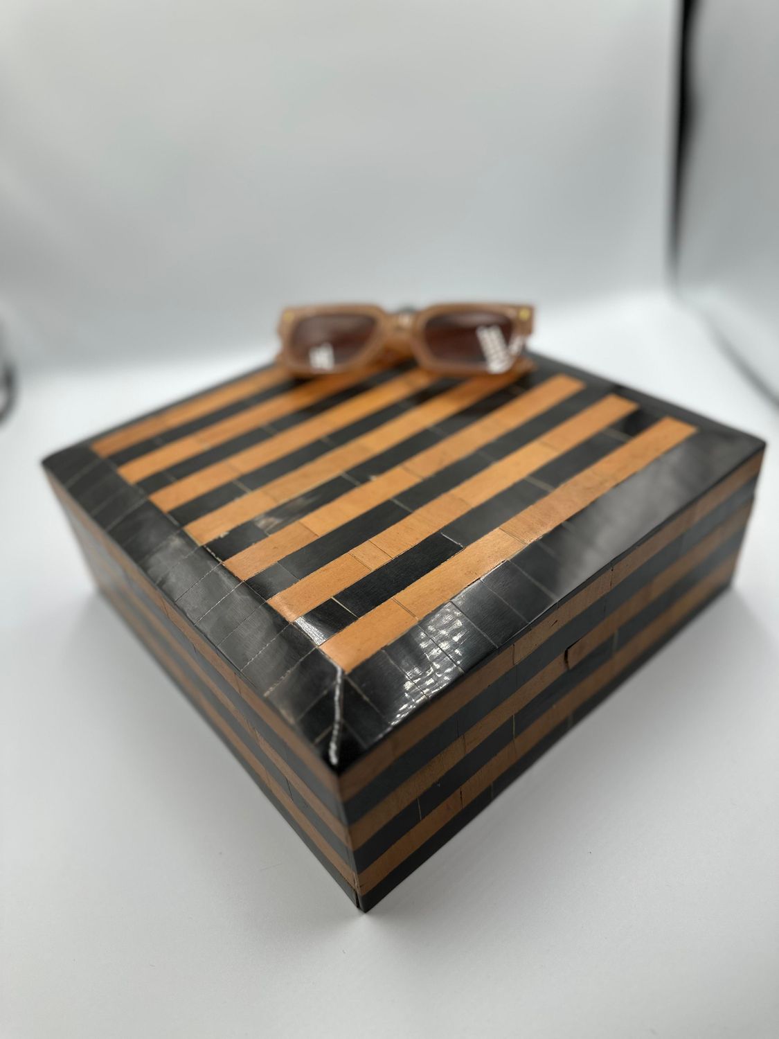Box Wood &amp; Bone Stripes Lrg