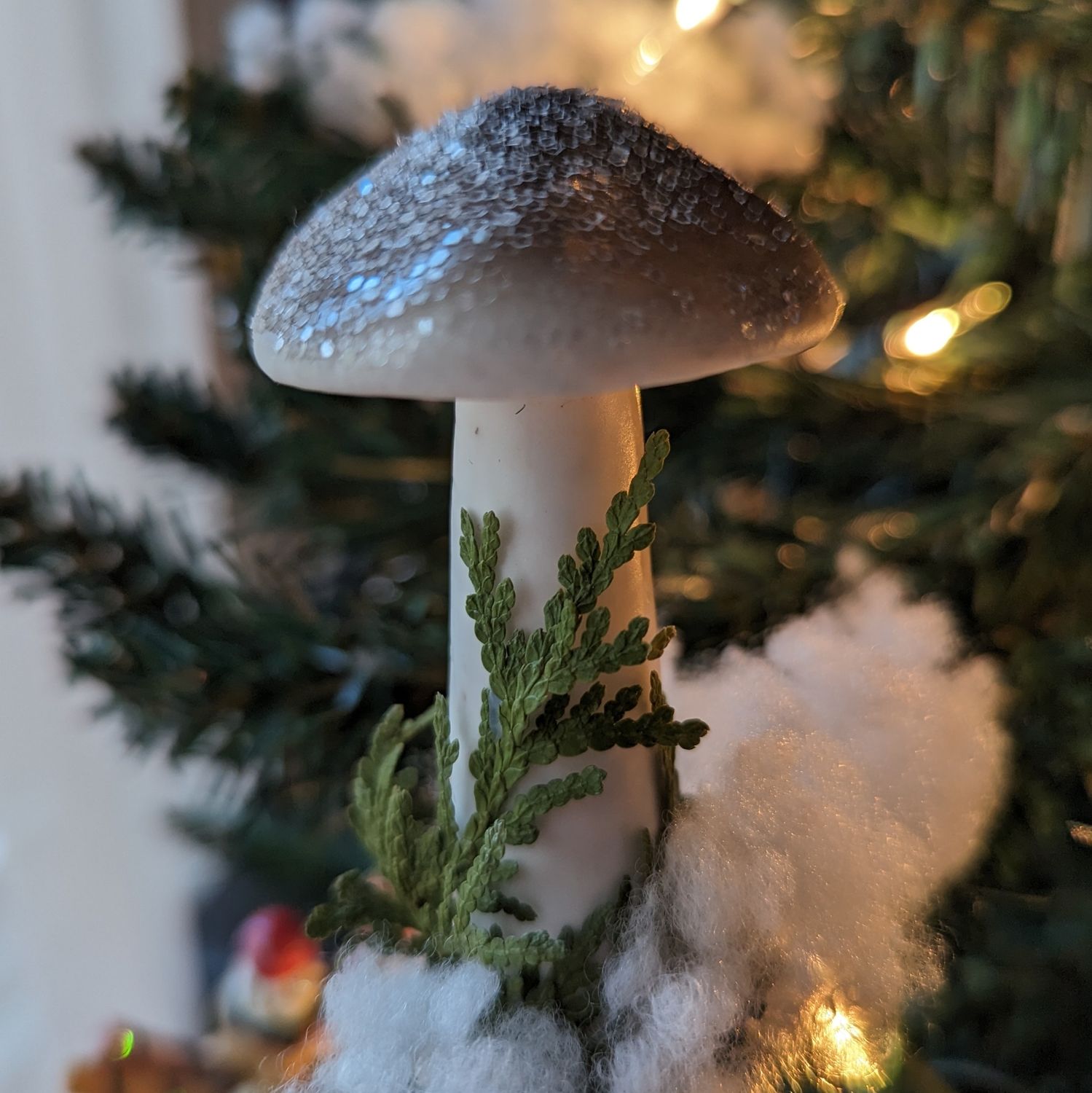 Mushroom Clip Ornament Set (Brown Cap)