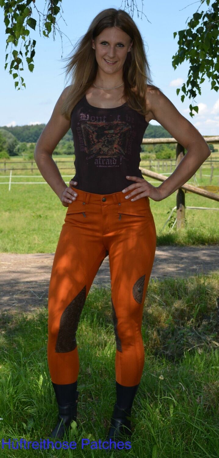 Ihre Stiefel- Reithose aus hochwertigem, strapazierfähigem und bielastischen Baumwollstoff mit Echtlederbesatz, in verschiedenen Varianten, Farben und Bundformen individuell gestalten!
