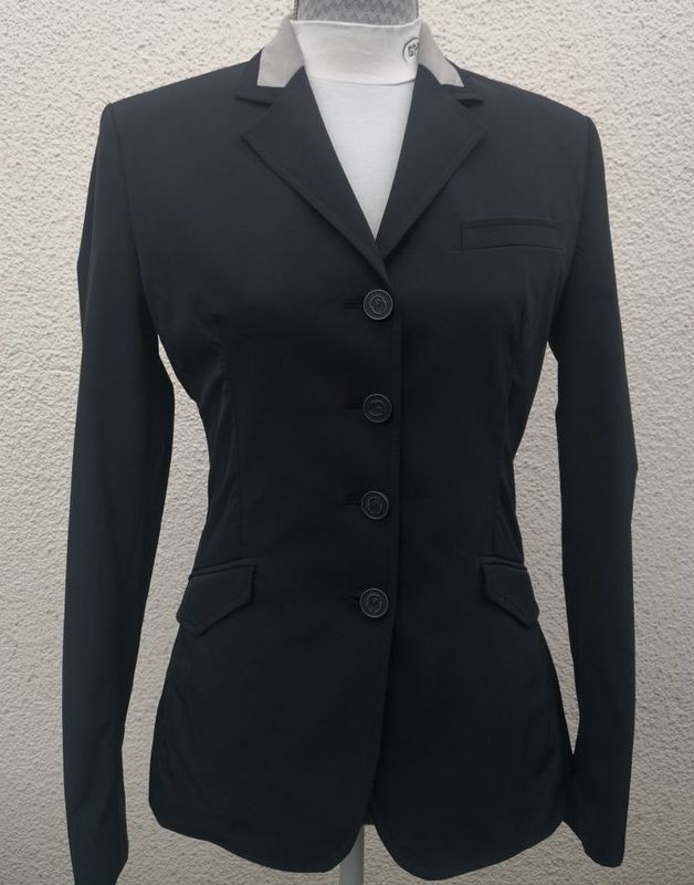 Mehr als 60% Rabatt: VESTRUM Damen- Reit- Jacket Mehr als 60% Rabatt: VESTRUM Damen- Reit- Jacket "Venezia" Preis bisher: 569.- Euro; dann 249.-; Jetzt: