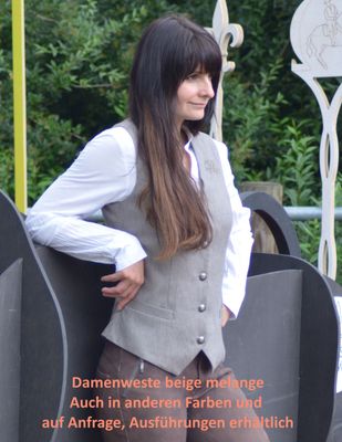 Damen- Reitweste in verschiedenen Farben frei konfigurierbar. Incl. Maßanfertigung. Ideal für Working Equitation, andere Reitweisen und Fahrer. Damen- Reitweste in verschiedenen Farben frei konfigurierbar. Incl. Maßanfertigung. Ideal für Working Equitation, andere Reitweisen und Fahrer.