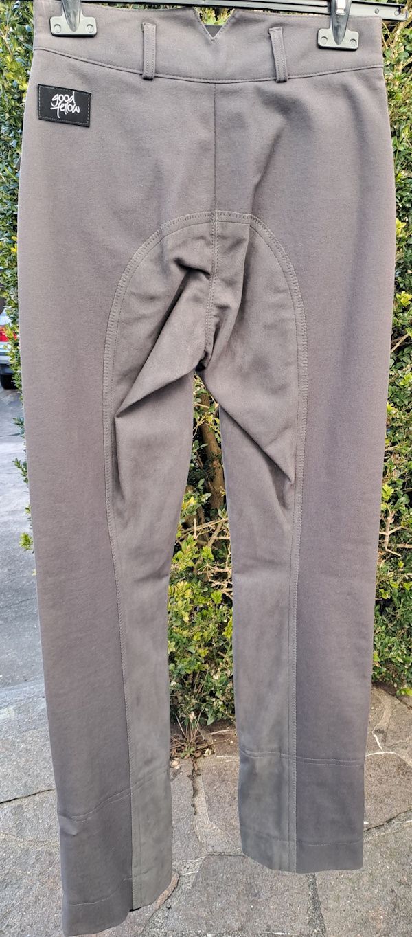 Sonderverkauf Jodhpur- Hochbund- Reithose zum Sonderpreis in Größe 36. Andere Größen und Modelle auf Anfrage! Kunstlederbesatz.