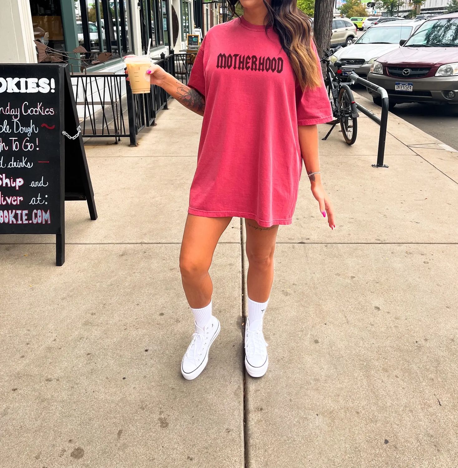 MOTHERHOOD TEE