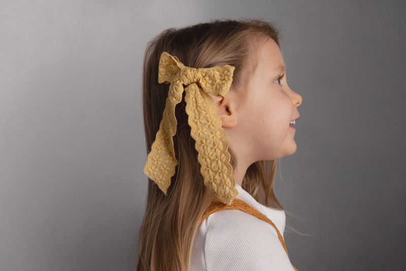 Vintage Lace Long Tail Bow